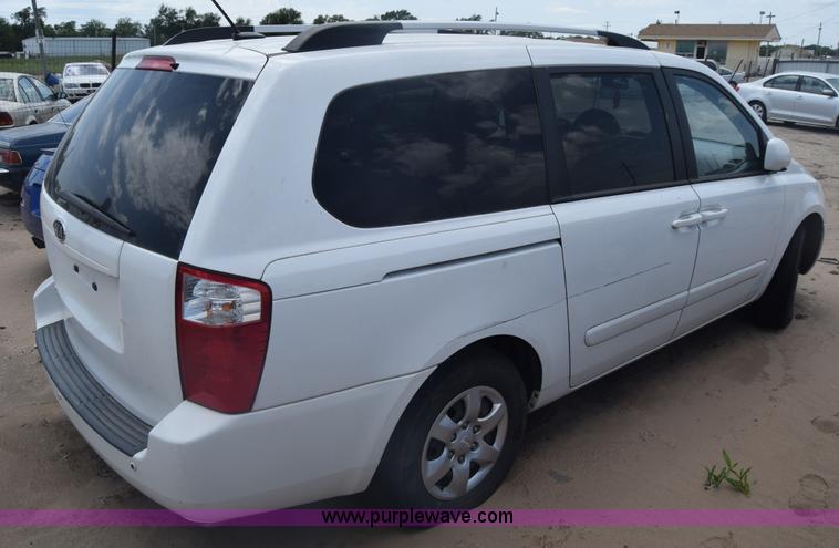 image for item K6563 2010 Kia Sedona