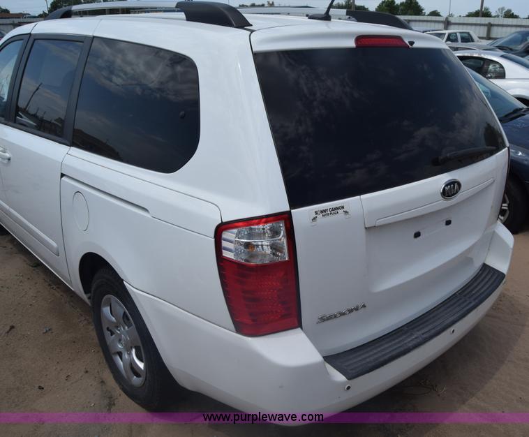 image for item K6563 2010 Kia Sedona