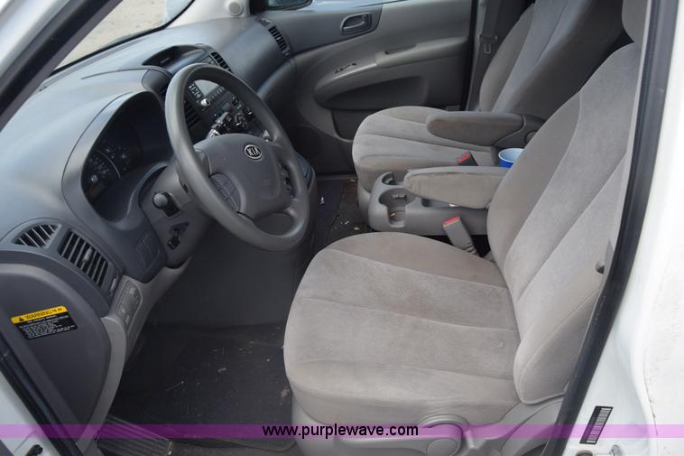 image for item K6563 2010 Kia Sedona