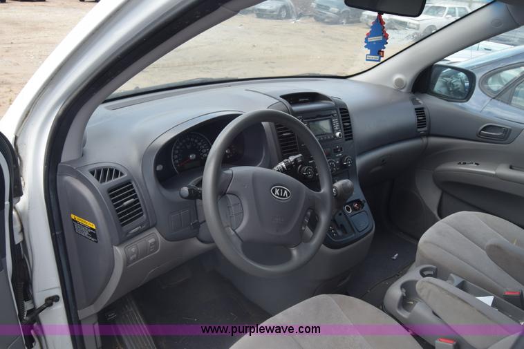 image for item K6563 2010 Kia Sedona