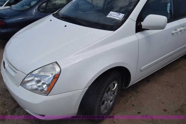 image for item K6563 2010 Kia Sedona