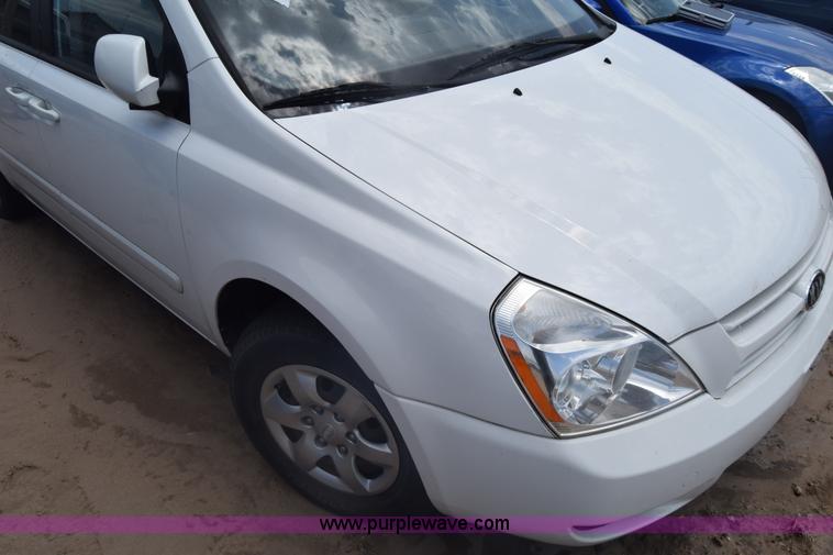 image for item K6563 2010 Kia Sedona