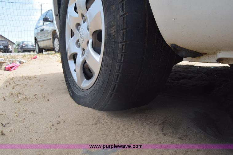 image for item K6563 2010 Kia Sedona