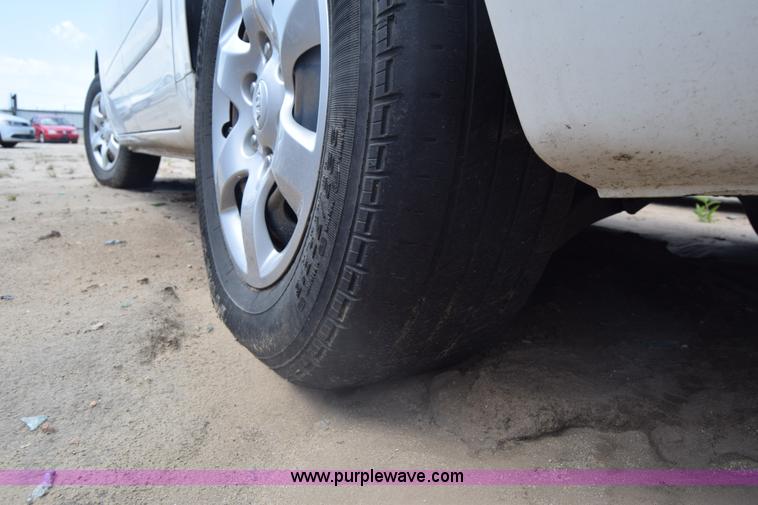 image for item K6563 2010 Kia Sedona