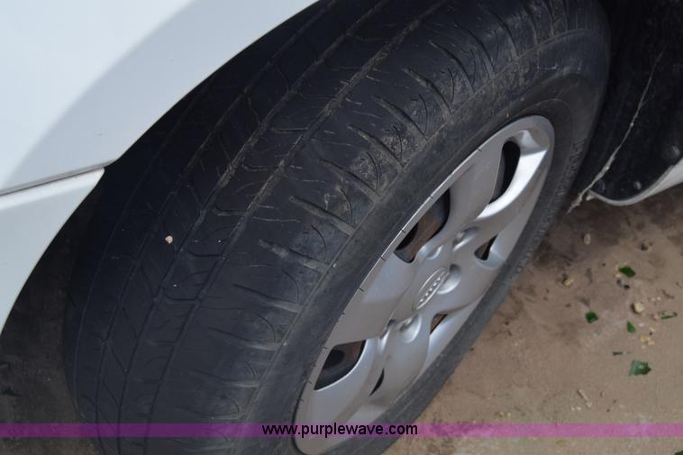 image for item K6563 2010 Kia Sedona