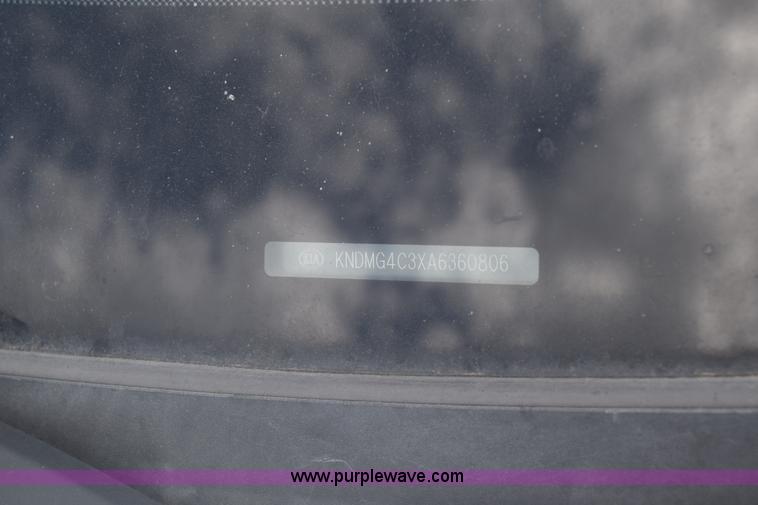 image for item K6563 2010 Kia Sedona