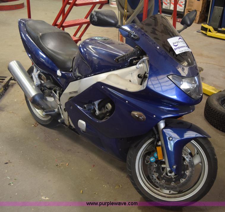 image for item K6623 1997 Yamaha motorcycle