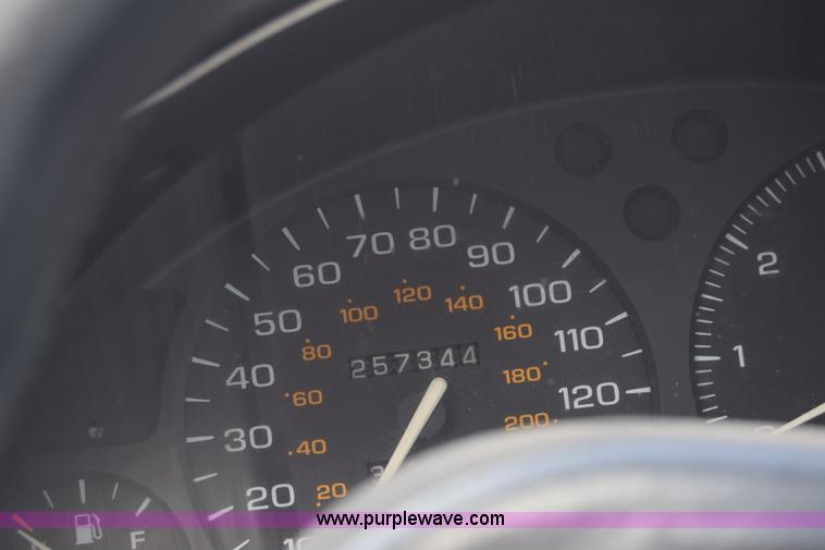 image for item K6692 1995 Saturn SC SC2