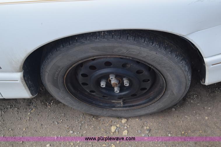 image for item K6692 1995 Saturn SC SC2