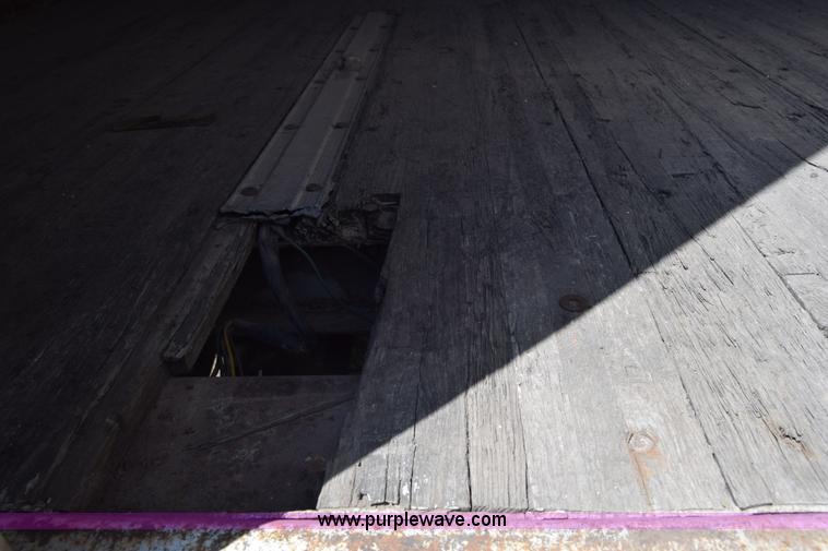 image for item K6693 1983 Miller dry van trailer