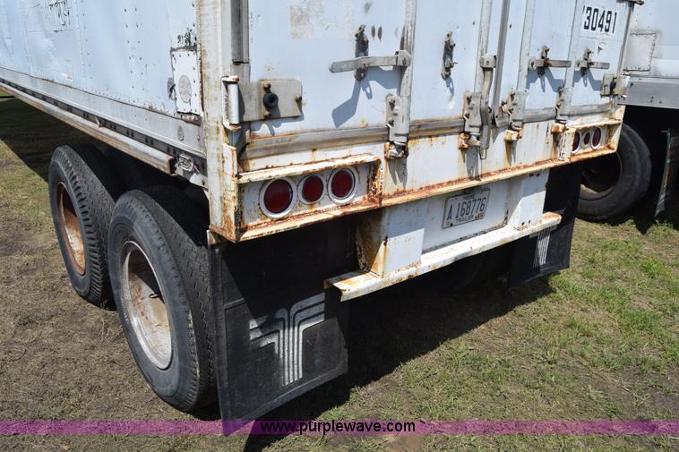 image for item K6693 1983 Miller dry van trailer