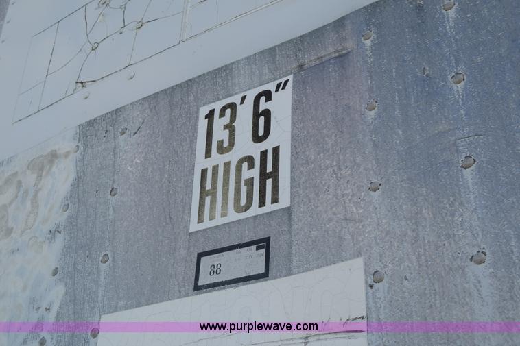 image for item K6693 1983 Miller dry van trailer