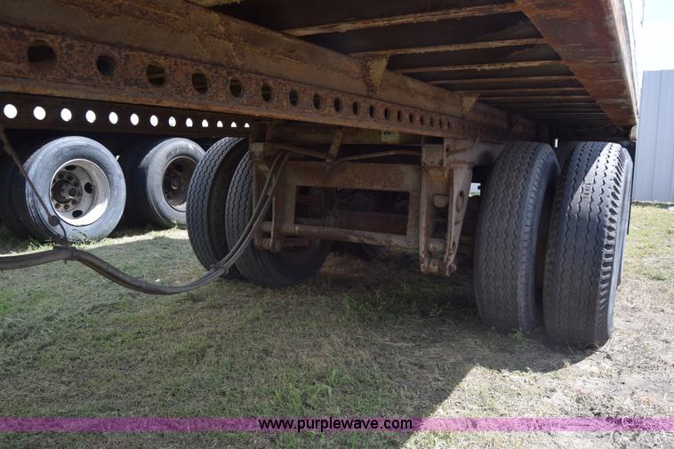 image for item K6693 1983 Miller dry van trailer