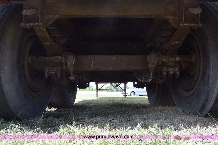 image for item K6693 1983 Miller dry van trailer