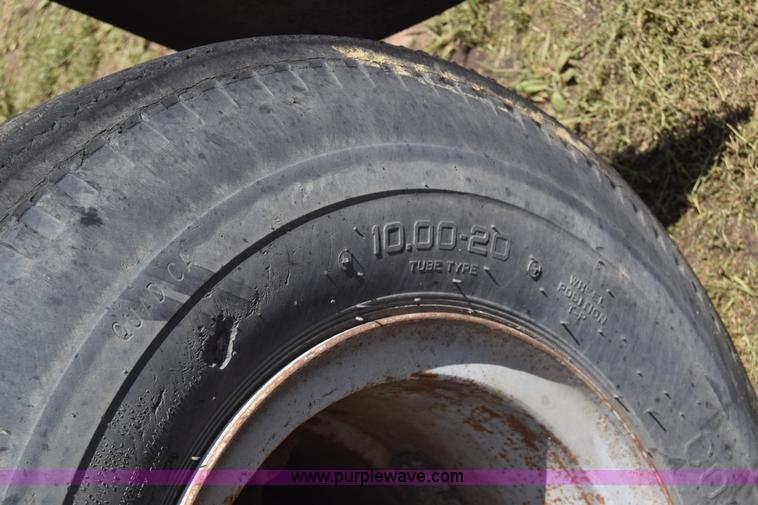 image for item K6693 1983 Miller dry van trailer