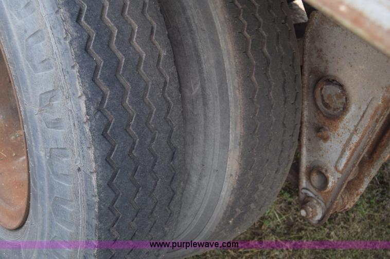 image for item K6693 1983 Miller dry van trailer