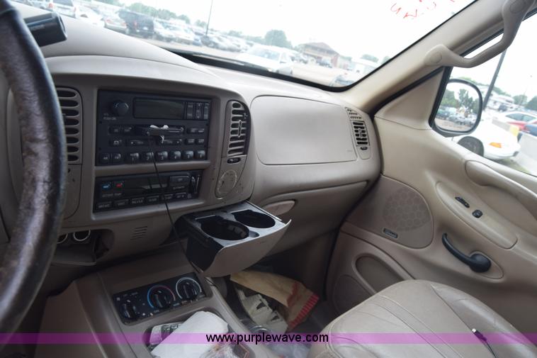 image for item K7350 2000 Ford Expedition SUV