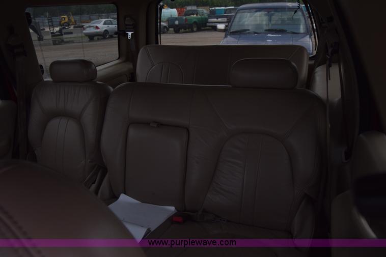 image for item K7350 2000 Ford Expedition SUV