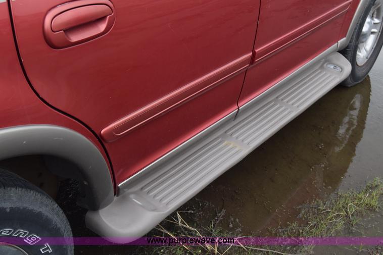 image for item K7350 2000 Ford Expedition SUV