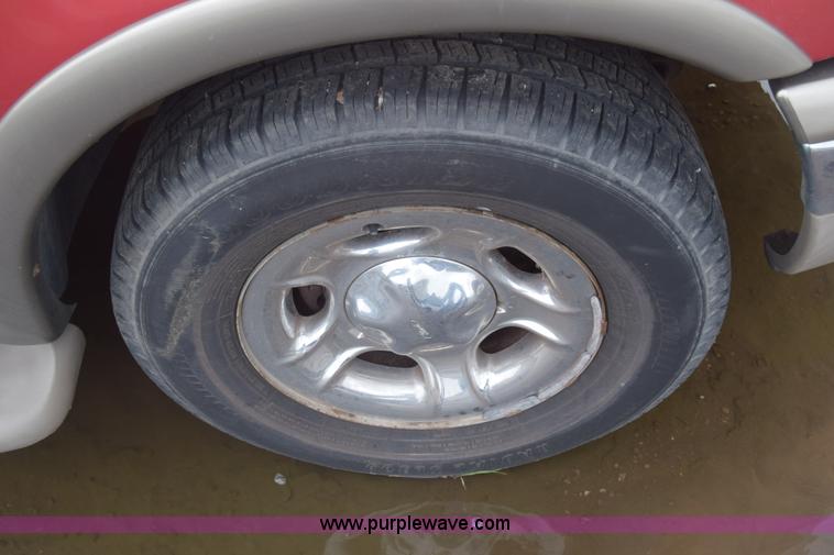 image for item K7350 2000 Ford Expedition SUV