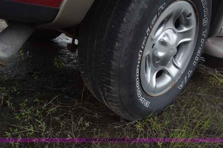 image for item K7350 2000 Ford Expedition SUV