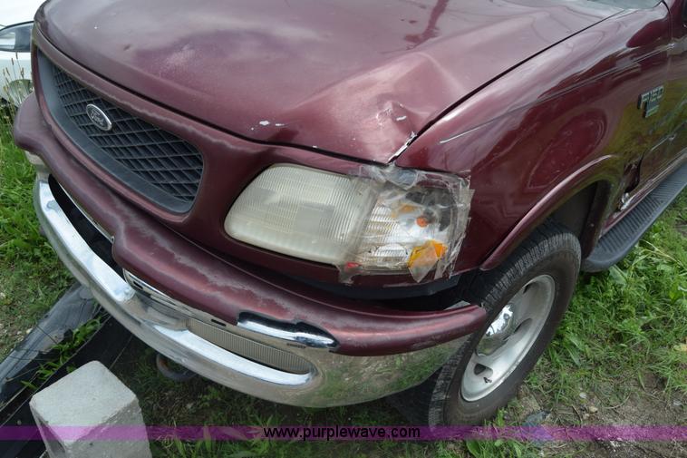 image for item K7358 1998 Ford F150 pickup truck