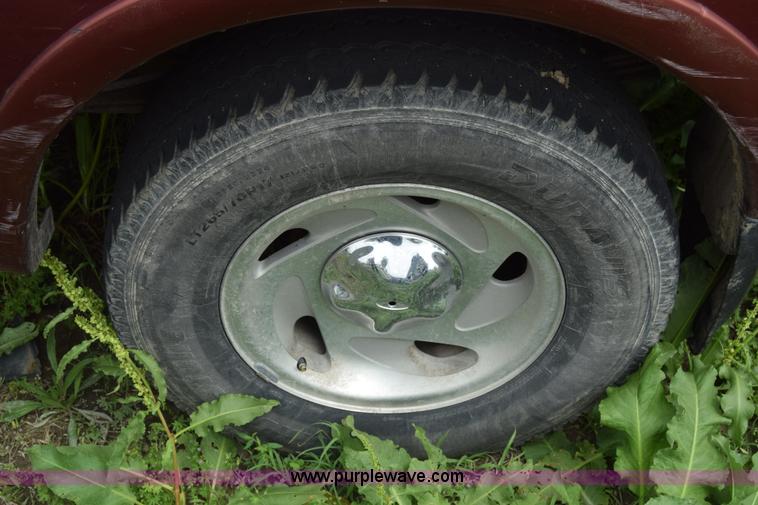 image for item K7358 1998 Ford F150 pickup truck