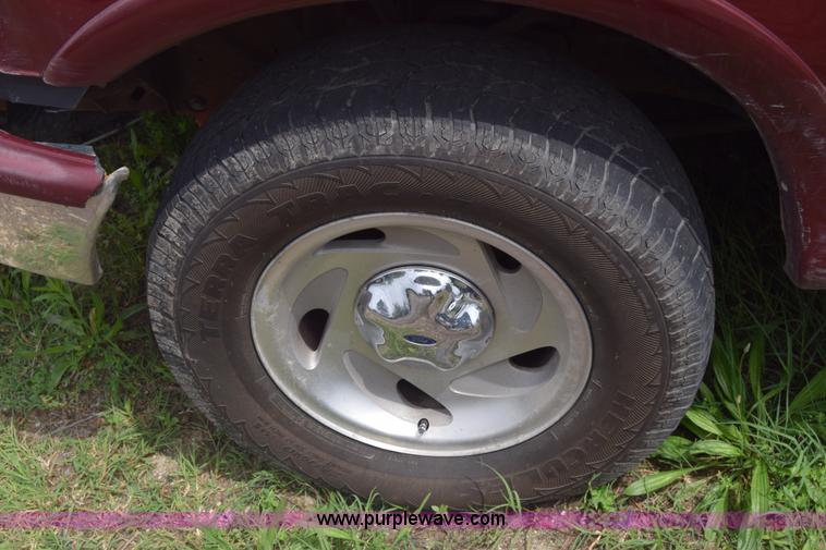 image for item K7358 1998 Ford F150 pickup truck