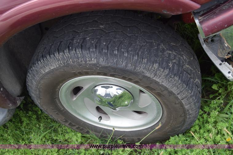 image for item K7358 1998 Ford F150 pickup truck