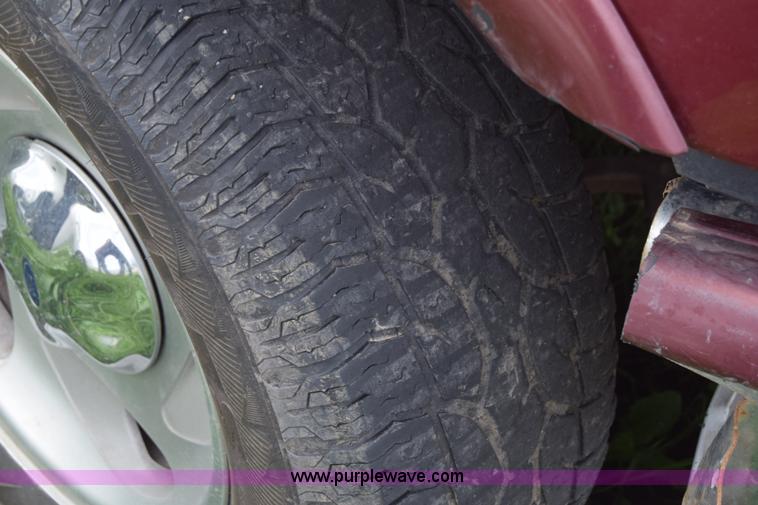 image for item K7358 1998 Ford F150 pickup truck