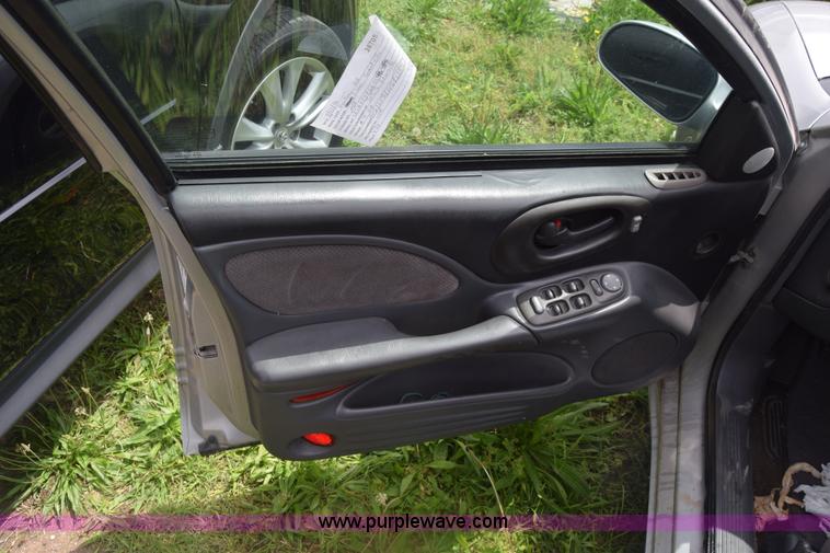 image for item K7360 2002 Pontiac Bonneville