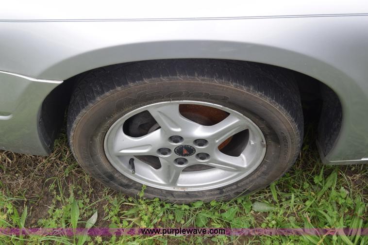 image for item K7360 2002 Pontiac Bonneville