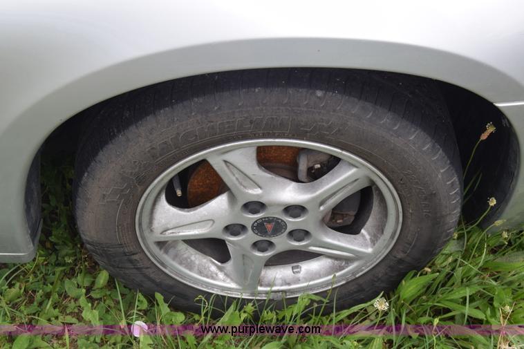 image for item K7360 2002 Pontiac Bonneville