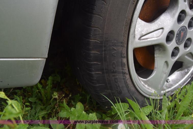 image for item K7360 2002 Pontiac Bonneville