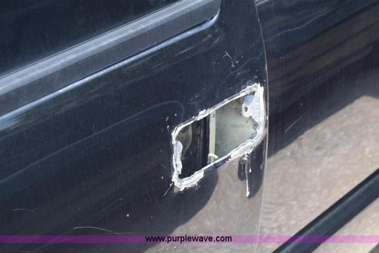 image for item K7389 2000 Chevrolet S10 pickup truck