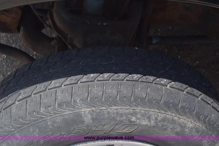 image for item K7389 2000 Chevrolet S10 pickup truck