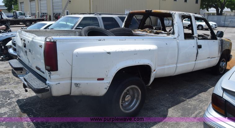 image for item K7390 1993 GMC Sierra 3500 pickup truck