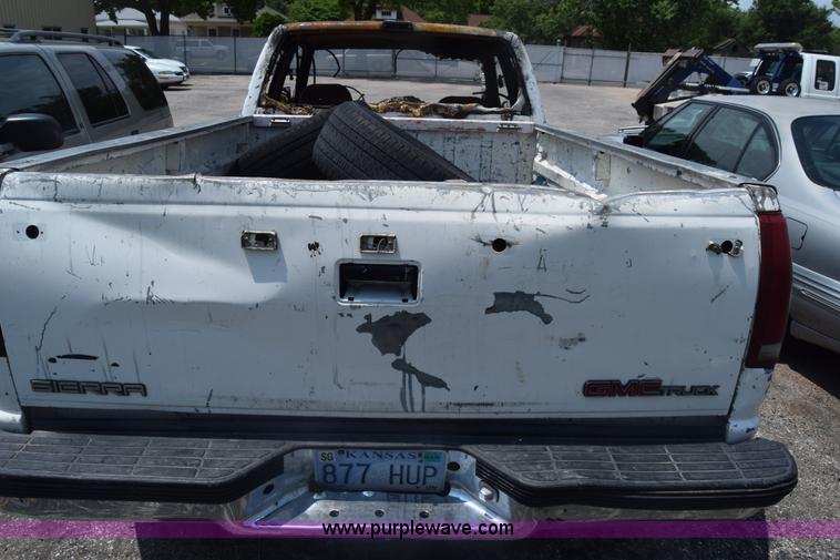 image for item K7390 1993 GMC Sierra 3500 pickup truck
