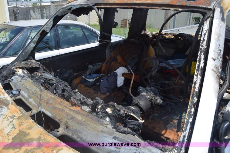 image for item K7390 1993 GMC Sierra 3500 pickup truck