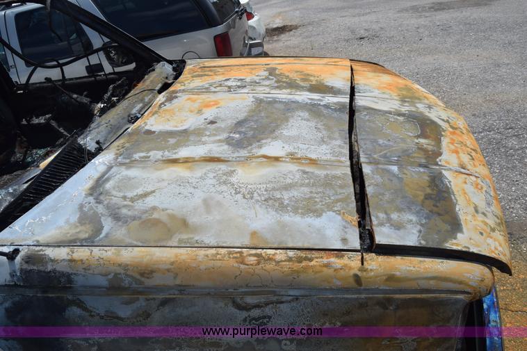 image for item K7390 1993 GMC Sierra 3500 pickup truck