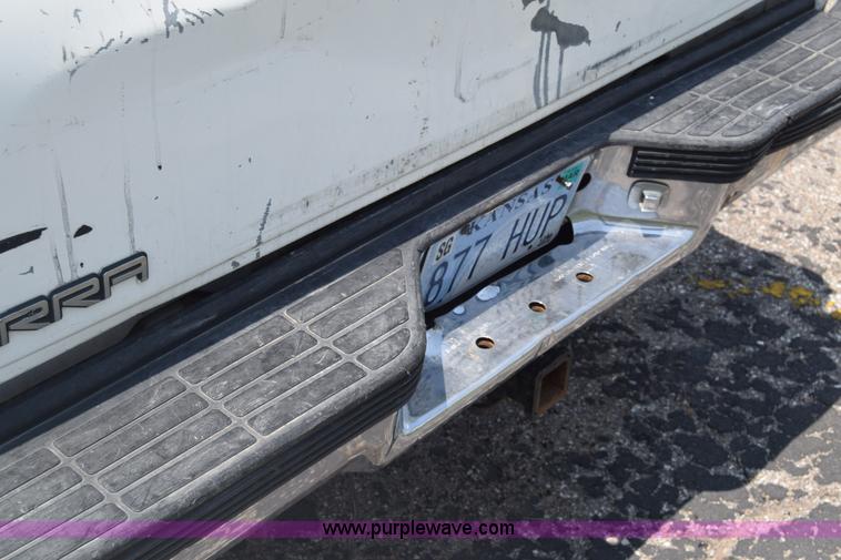 image for item K7390 1993 GMC Sierra 3500 pickup truck