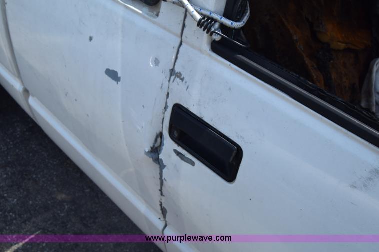 image for item K7390 1993 GMC Sierra 3500 pickup truck