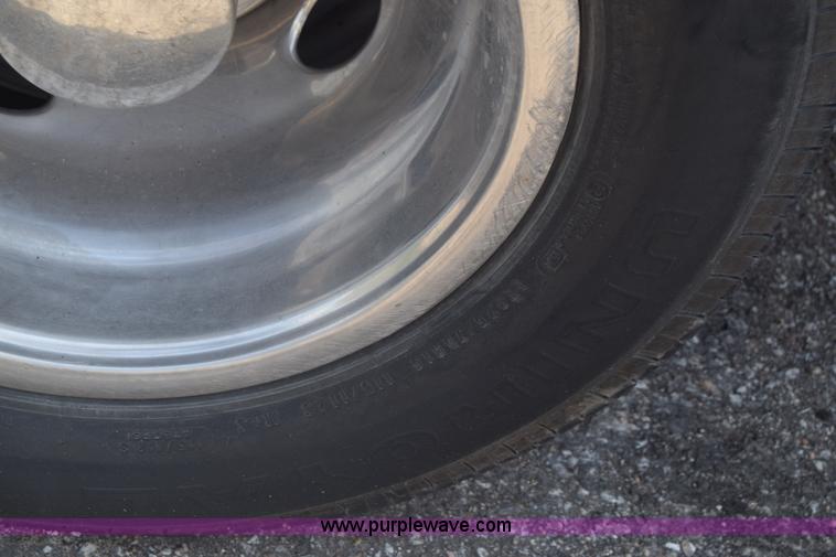 image for item K7390 1993 GMC Sierra 3500 pickup truck