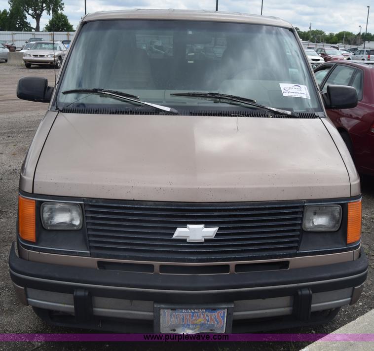 image for item K7393 1994 Chevrolet Astro Extended van