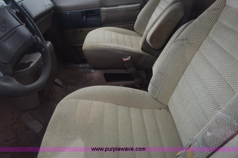 image for item K7393 1994 Chevrolet Astro Extended van