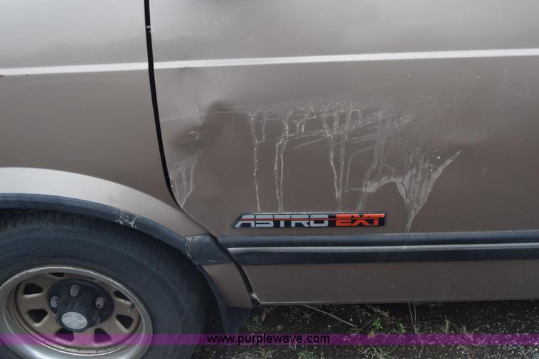 image for item K7393 1994 Chevrolet Astro Extended van