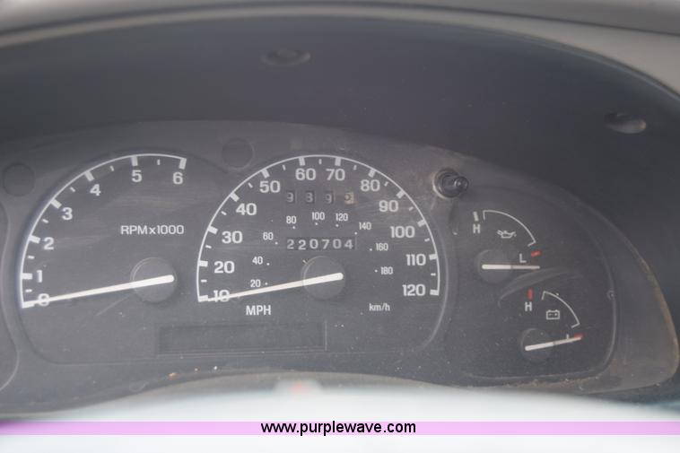 image for item K7394 1998 Ford Explorer SUV