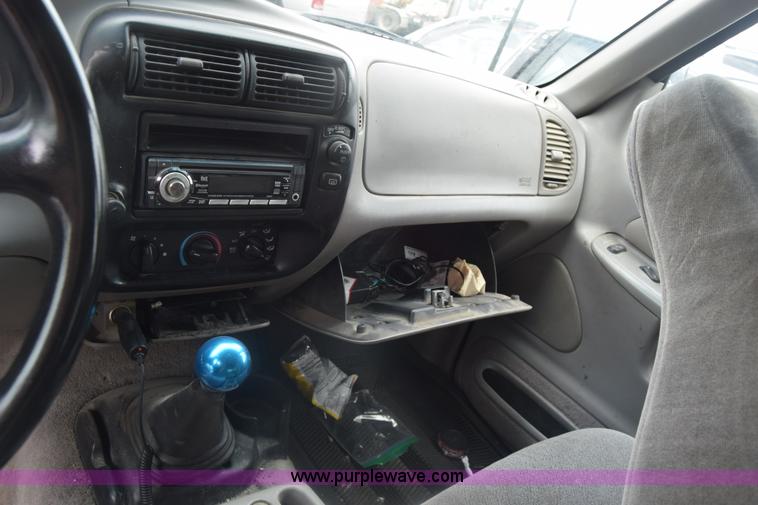 image for item K7394 1998 Ford Explorer SUV