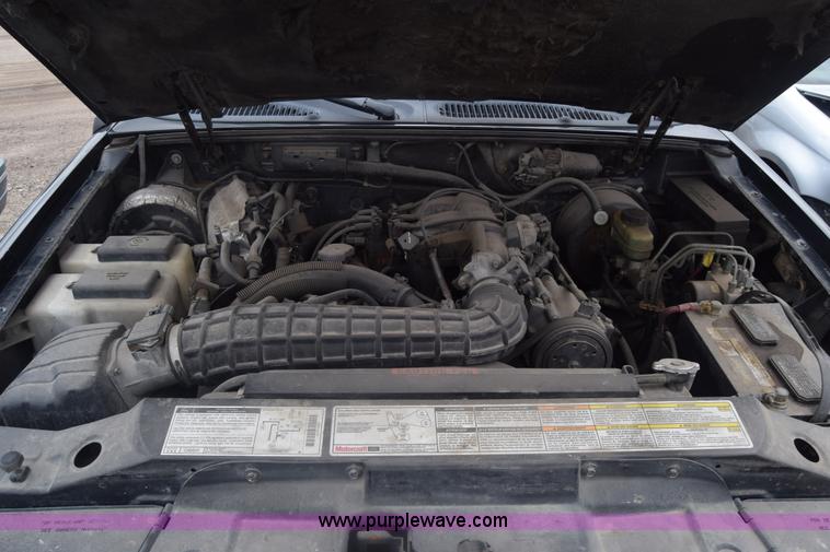 image for item K7394 1998 Ford Explorer SUV