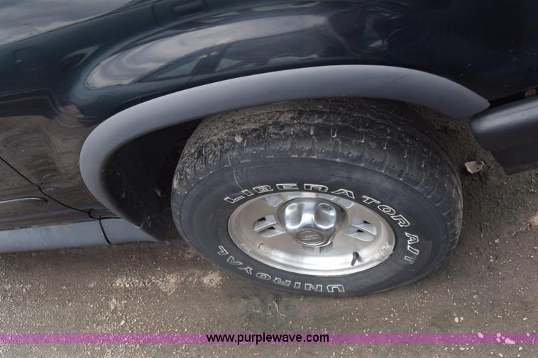 image for item K7394 1998 Ford Explorer SUV